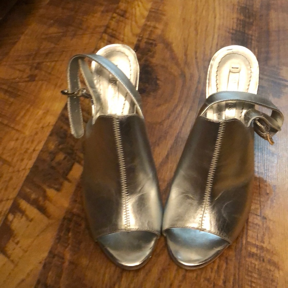 Silver wedges